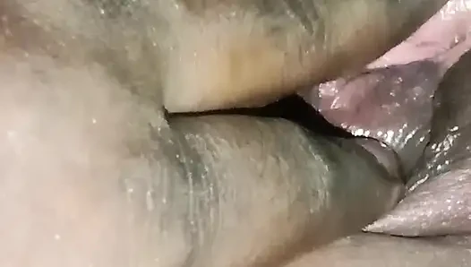 My stepaunt's pussy was massaged with oil and fingered.