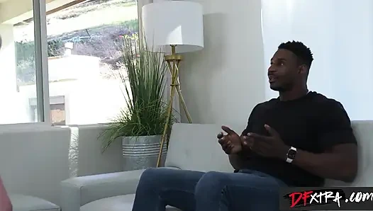 Dfxtra - sevimli gracie gates sikişmek için yalvarana kadar ateşli ayaklarını erkek arkadaşının yarağına ovuyor