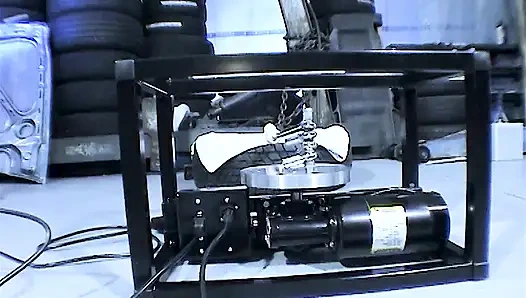 Dildo mesin diperbolehkan di lubang mana pun