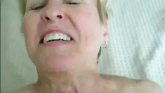 Grannie Blonde fuck in Amateur video