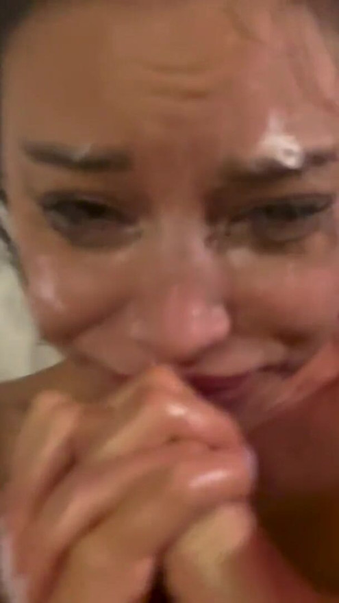Puta sucia Monika Fox follada extrema, follada en la cara, fisting, bebedora de pis, chorros, prolapso, chupando culo y todo cubierto de crema | Clip 3