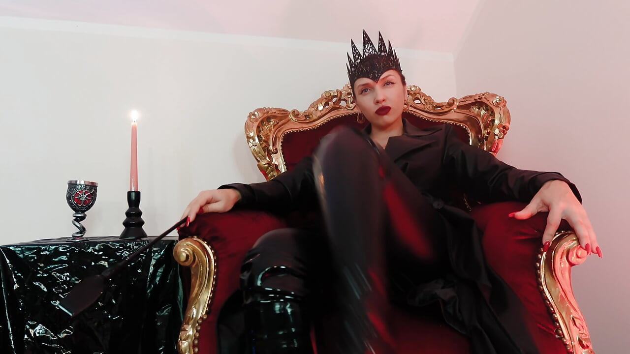 Queen: the Empire of Submission