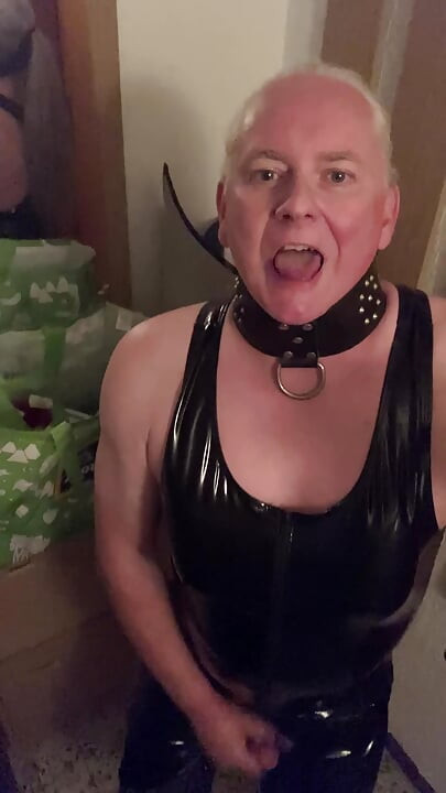 Sandra the faggot in the hallway