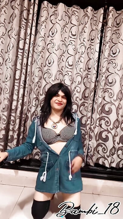 Denim jaiket men banbi ka strip dans