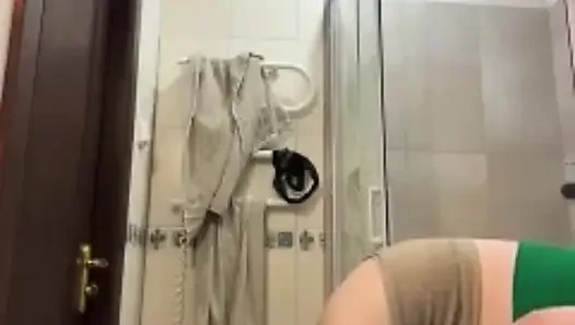 Creampie-ficken im badezimmer