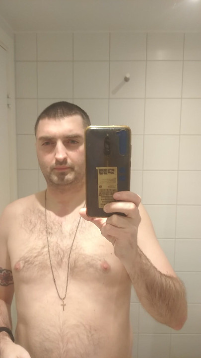 Những người phụ nữ thân mến, tôi khoe thân với các bạn.