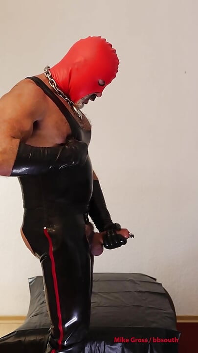 Wank in Rubber