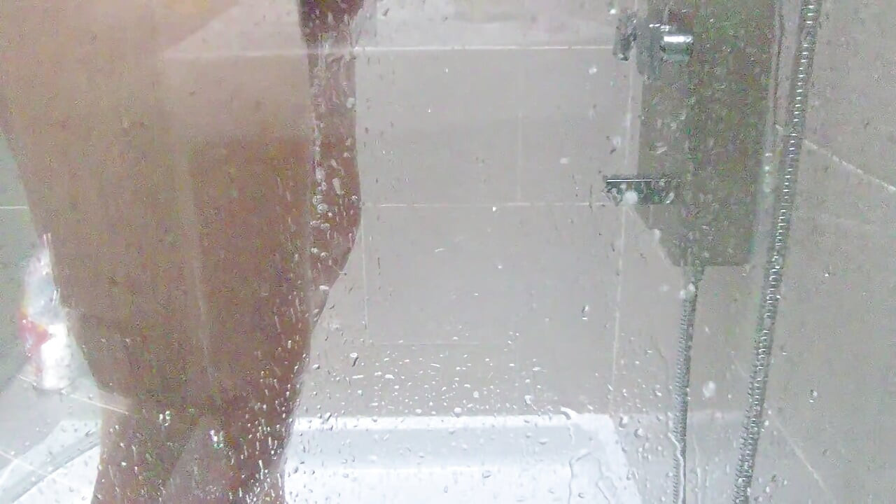 Rasarsi in una doccia