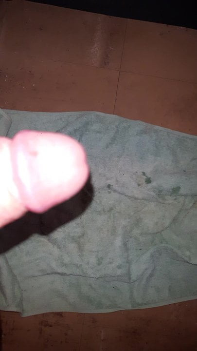 Small cock cums