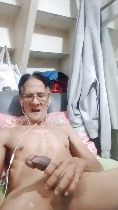 Я кончил, мне было так приятно