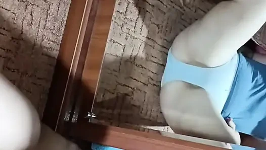 OniSoi - ich habe meine chinesische stiefschwester beim masturbieren erwischt, während sie ihre eigene muschi schaute