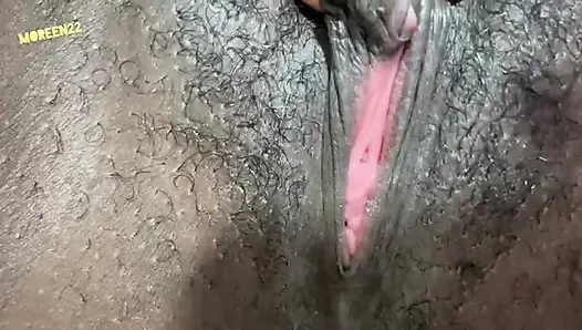 Büyük amcık seks oyuncağıyla oynuyor