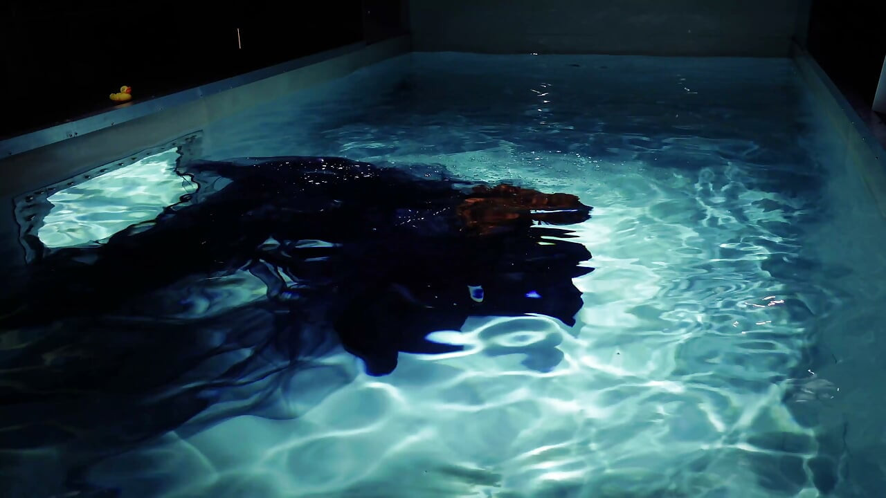 Underwater shooting - full backstage