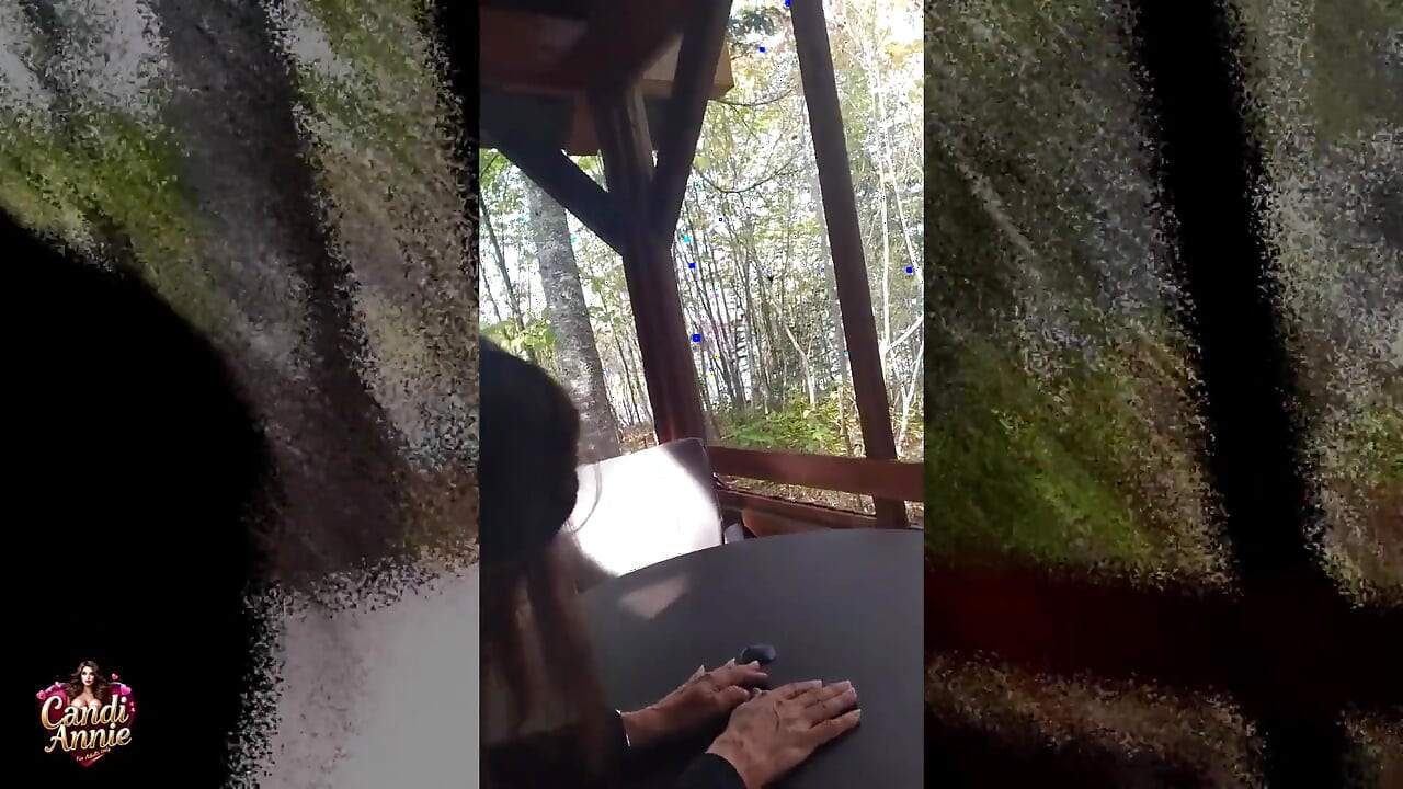 큰 젖탱이와 젖탱이를 가지고 구는 18살 소녀