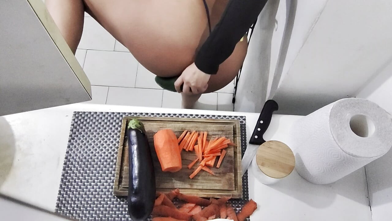 I shove a huge cucumber up my hungry asshole - Fetish