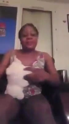 Valerie amougou en jachere de bon plantain
