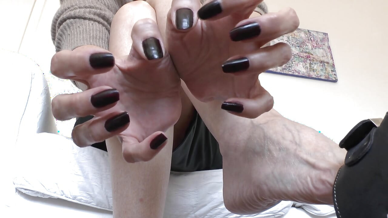 Dark Fingernails and Shiny Legs Part 2, Lady Victoria Valente