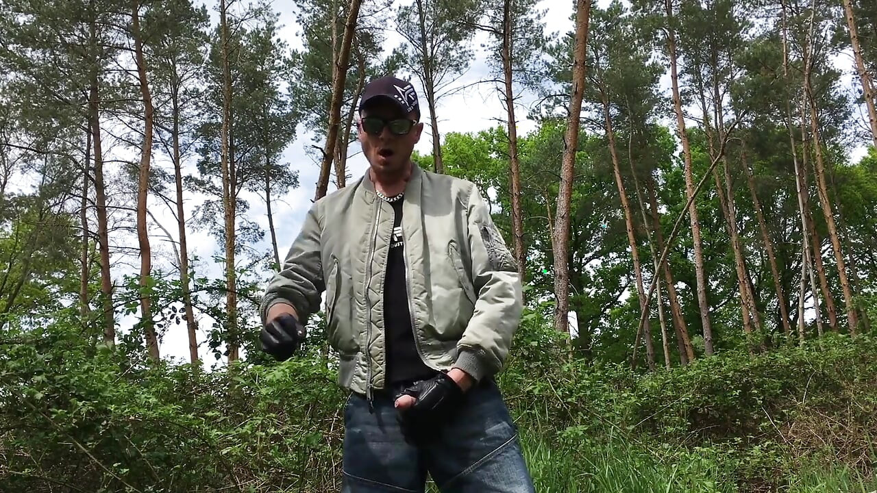 Outdoor Piss