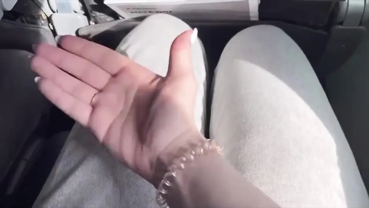 我要和我的老婆一起度假! 在飞机上性交! .