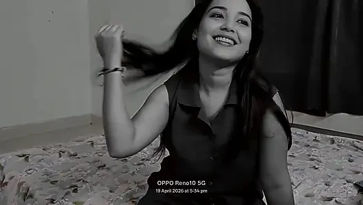 Indian Girlfriend sex with her boyfriend friend in a oyo hetel - the girlfriend cheating with her boyfriend