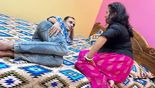 Penis besar debour ji ne mouka milte he bhabi ko pussy main kiya ungli atau bhabi ne pilia pussy ros