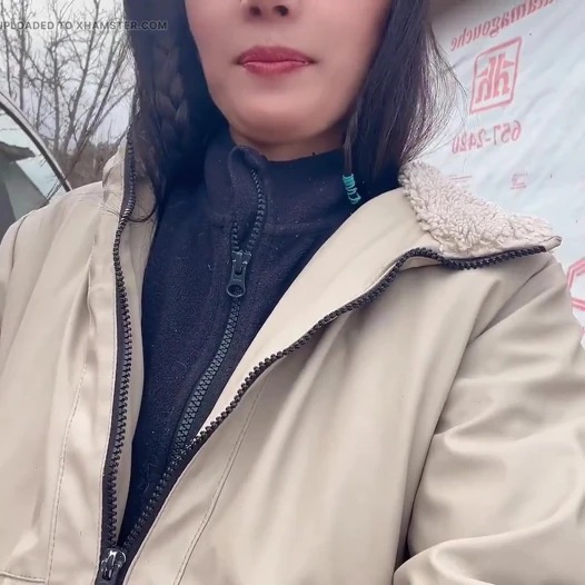 Go Outside Then Pissing Pussy Show up