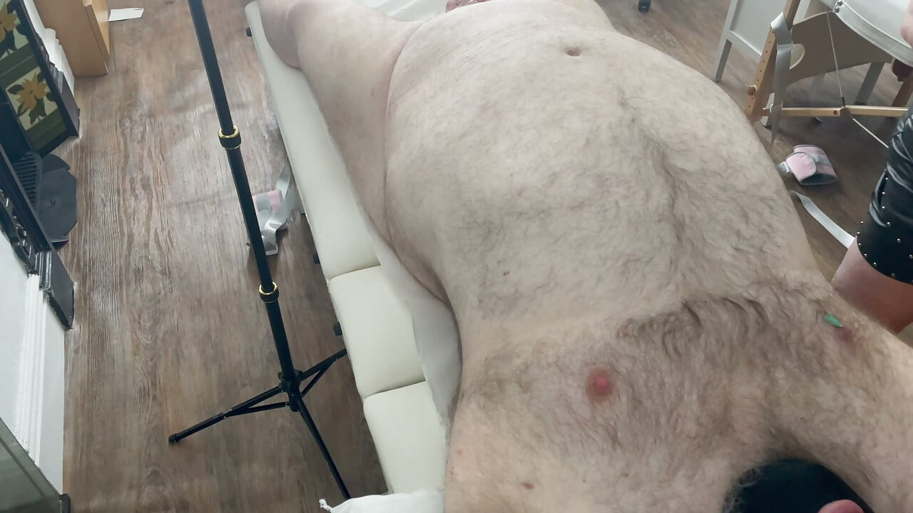 Part 5:- Domina Satana does Medical play on here slave Dazzer. Starting with a 1ft Sound the needle play!