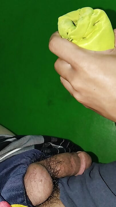 Trying to get a dildo to fit into the hole doesn't fit the big dick.