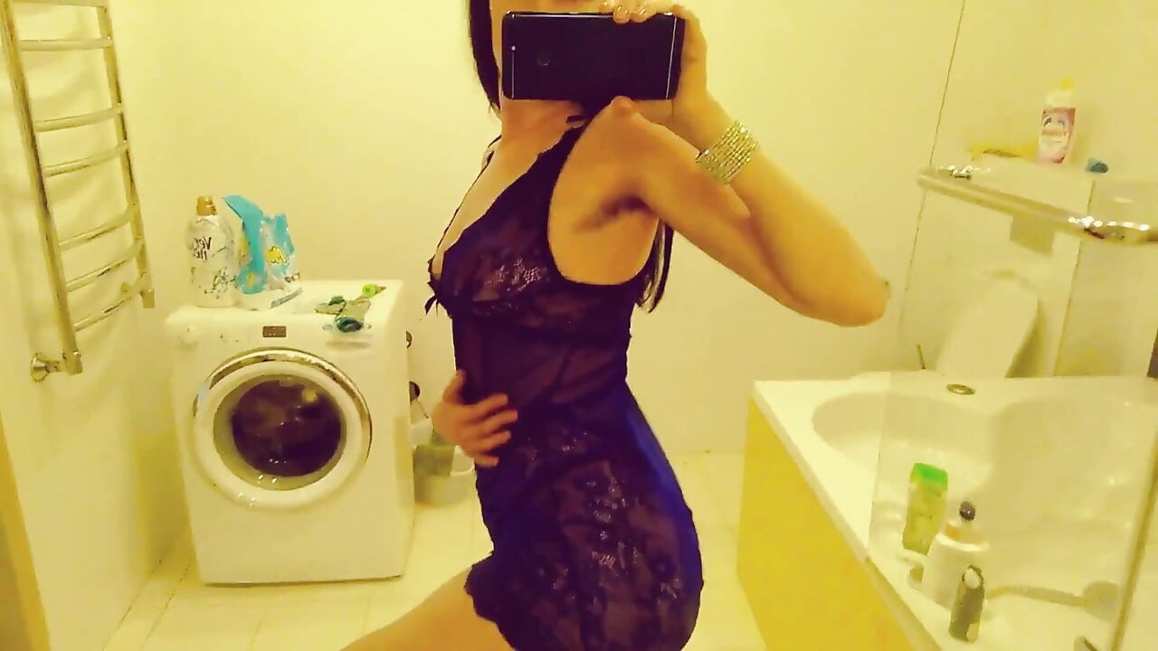 MILF Ginnagg Masturbating