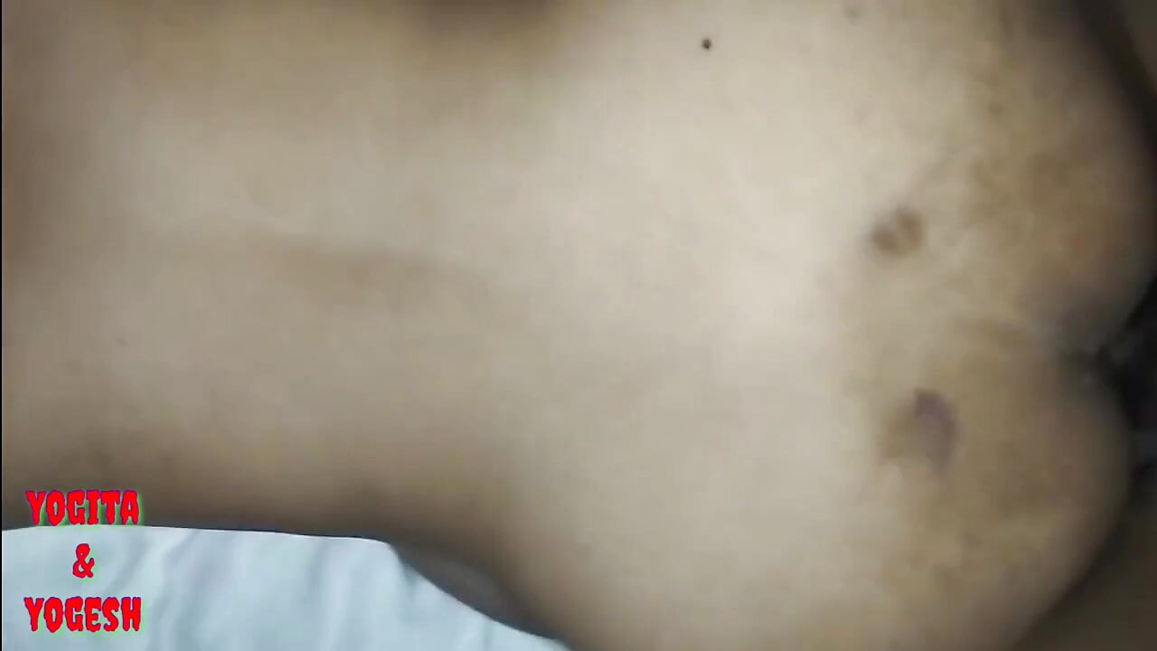 Village Bhabhi Yogita jebanie niesamowita z czystym hindi dźwiękiem
