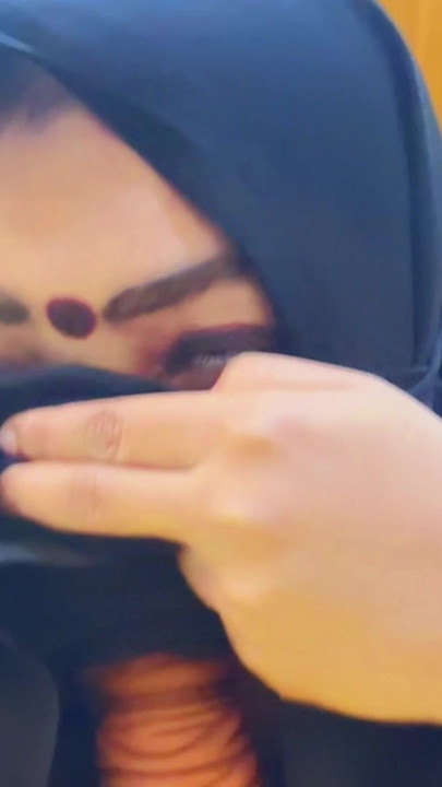 ฉันดูดควยใหญ่ของพ่อเลี้ยง - เซ็กส์ทอยอมควยสาวโรงเรียนอาหรับมุสลิม