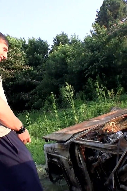 Elijah se vraća na pišanje i drkanje