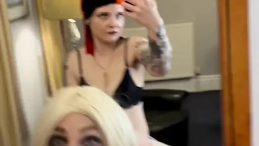 Sissy ruined domme yang menjunjung dan ngentot si cewek nakal lizzy pakai dildo di depan dildo sambil memohon sama pacarnya - pov