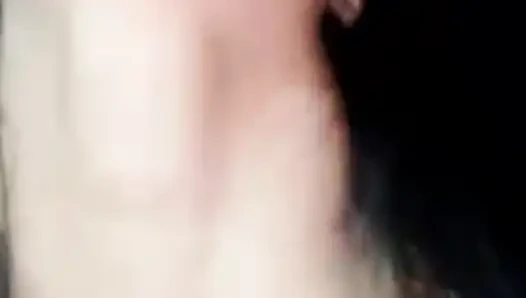 Anita 18 yaşına girdi, Müslüman erkek arkadaşı için video çekiyor