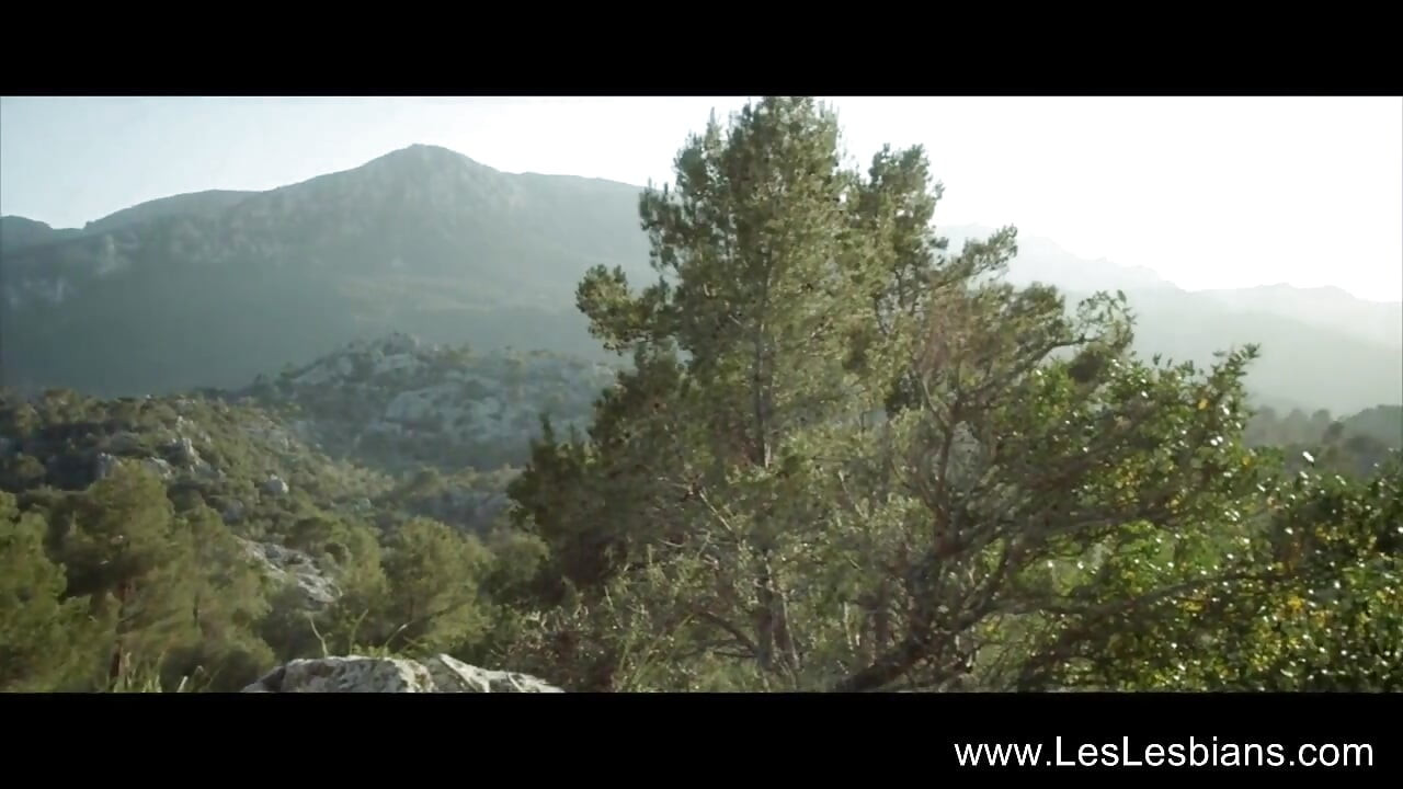 Les Lesbians: Martina & Nikol: Part 1