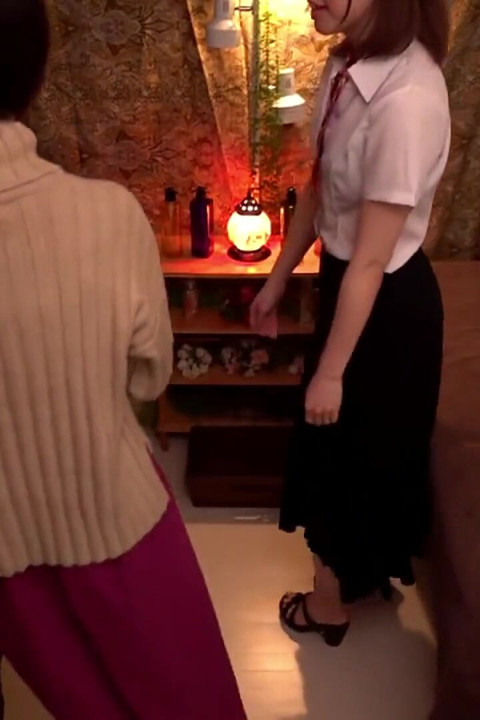 His Wife Was Right Next to Him... an Innocent Spa Session Turned Into the Ultimate Secret Creampie