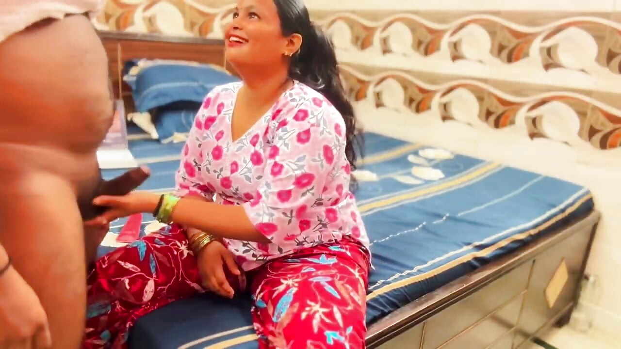 Desi Sales Girl Fully Used During Hardcore Trial of Her Secret Sex Cream