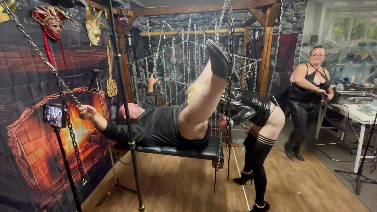 Part 5:- Melanie"s first time in the dungeon with Lanista Bear and Domina Satana.