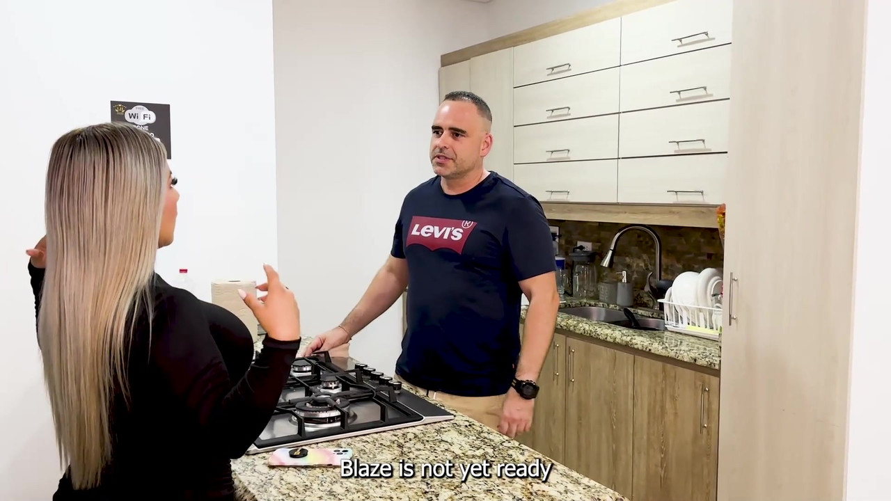 Ich erwischen meinen mann beim betrügen mit meiner besten freundin! naty delgado, blaze ranger und xavi