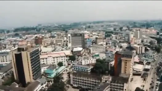 Schwarzes molliges mädchen stöhnte für einen langen schwanz