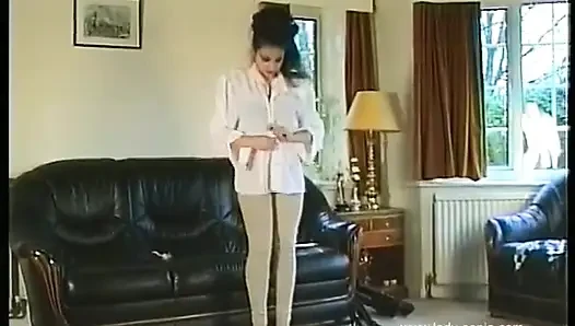Injodhpurs eksibisualis muda