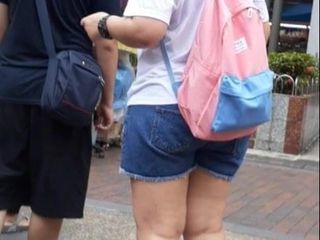 Ms singapore -flickor gillar alltid att ha korta byxor och kjol