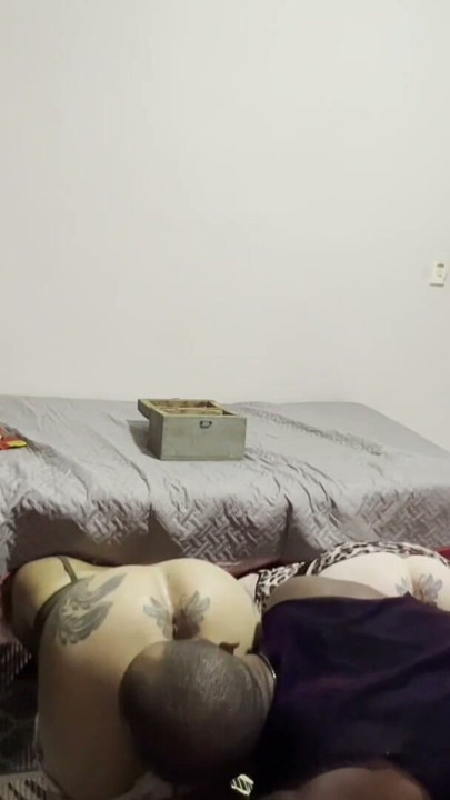 They Got Stuck Under The Bed And Were Fucked Really I Cum Inside Their Throats Until The Bitch Got Her Face Wet | Clip 1
