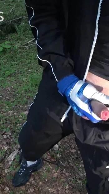 Must-share moment from "jerking off in Nike tracksuit"