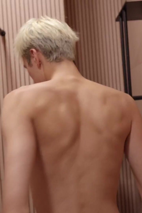 Twink Takes a Bath and Sucks His Stepdad's Dick