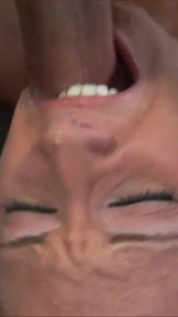 Uzbudljiv trenutak iz "DEEPTHROAT ME PLEASE #3 - TEEN LOVES HARD SEX"