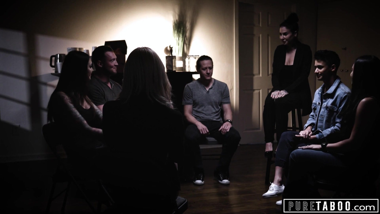 純粋なタブー、セクシートランスガールが悲しみの男をやる