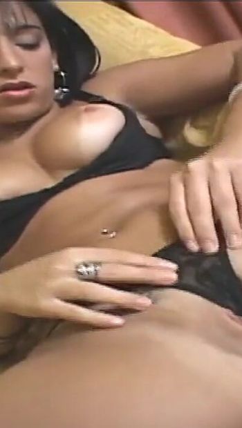 Brazilian Teen Mirella Sanders Rubbing That Pussy