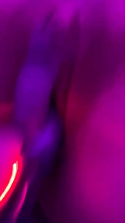Orgasme sampai banjir! Seksi!