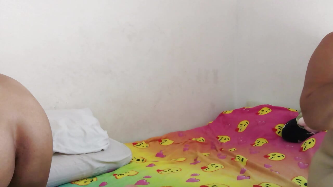 Chubby mature with plug in ass loves